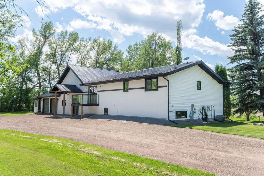 37301 Range Road 264 Rural Red Deer County AB T4E 1J6