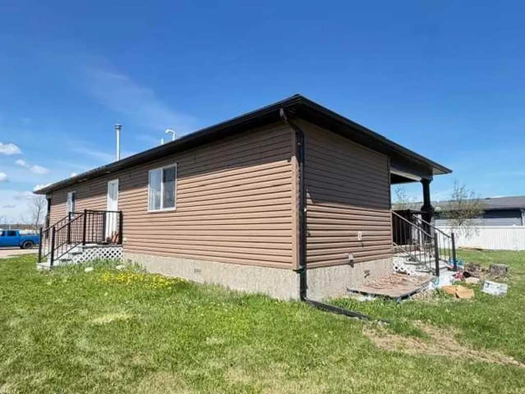 401 12 Street SW Slave Lake AB T0G 2A4