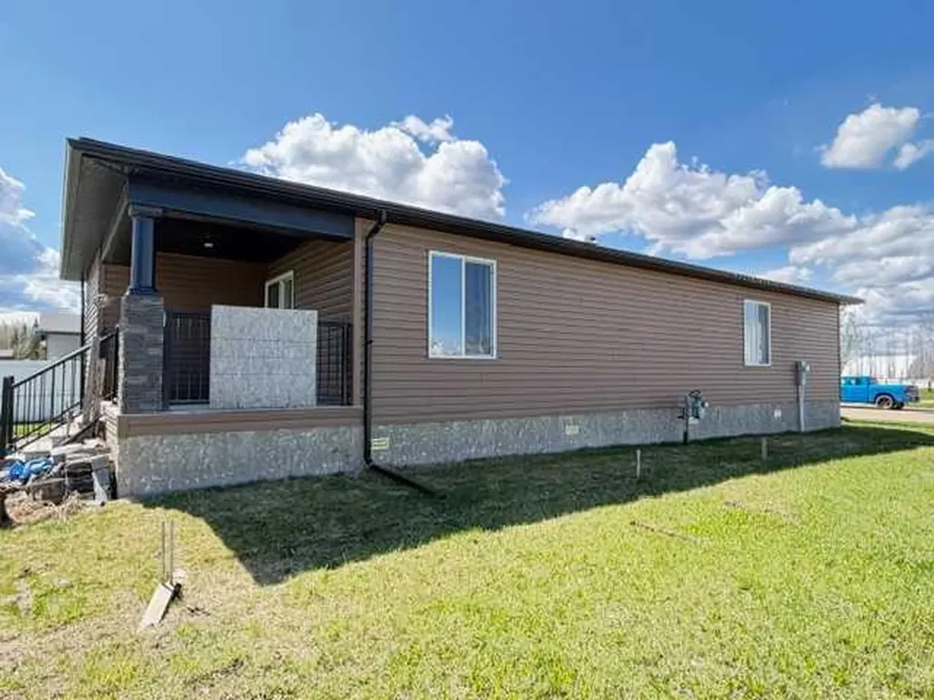 401 12 Street SW Slave Lake AB T0G 2A4