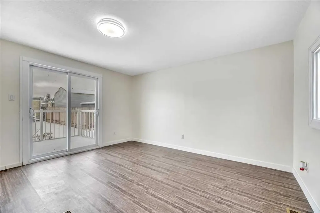 6220 17 Avenue SE Calgary AB T2A 0W6