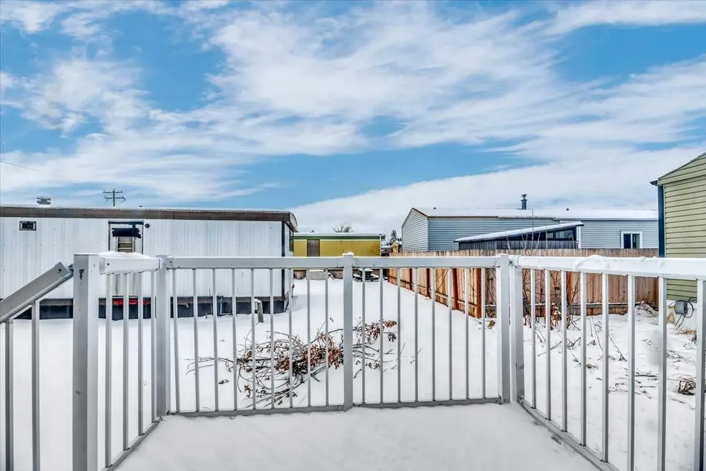 6220 17 Avenue SE Calgary AB T2A 0W6