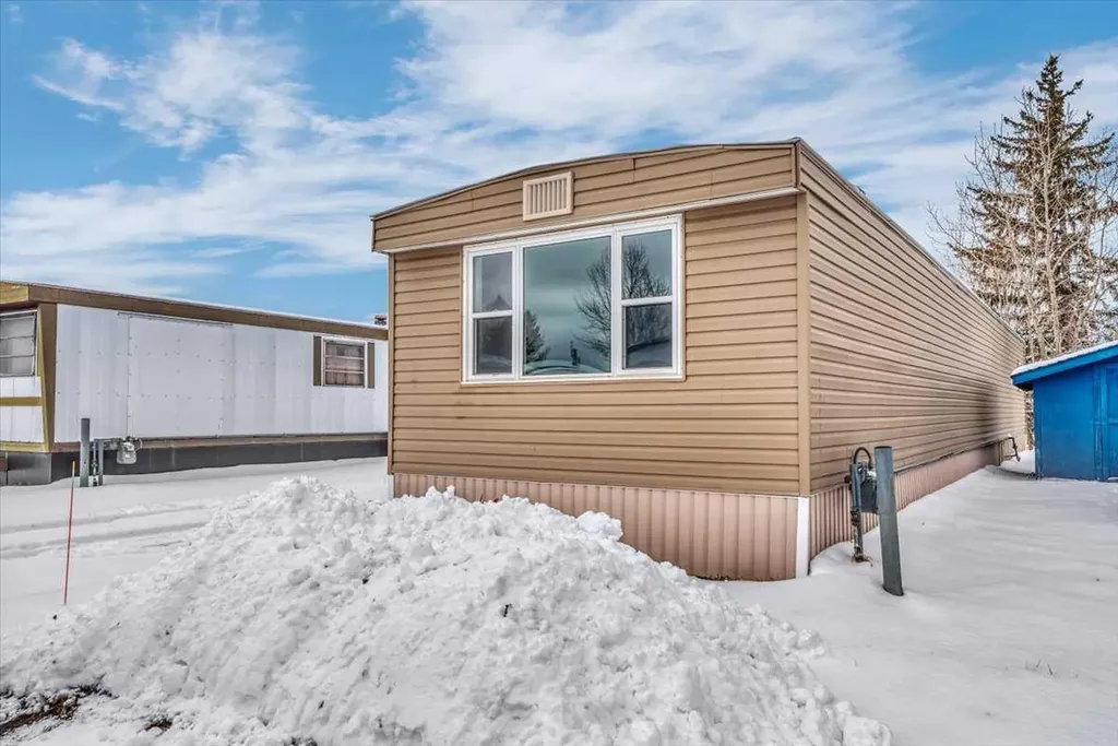 6220 17 Avenue SE Calgary AB T2A 0W6