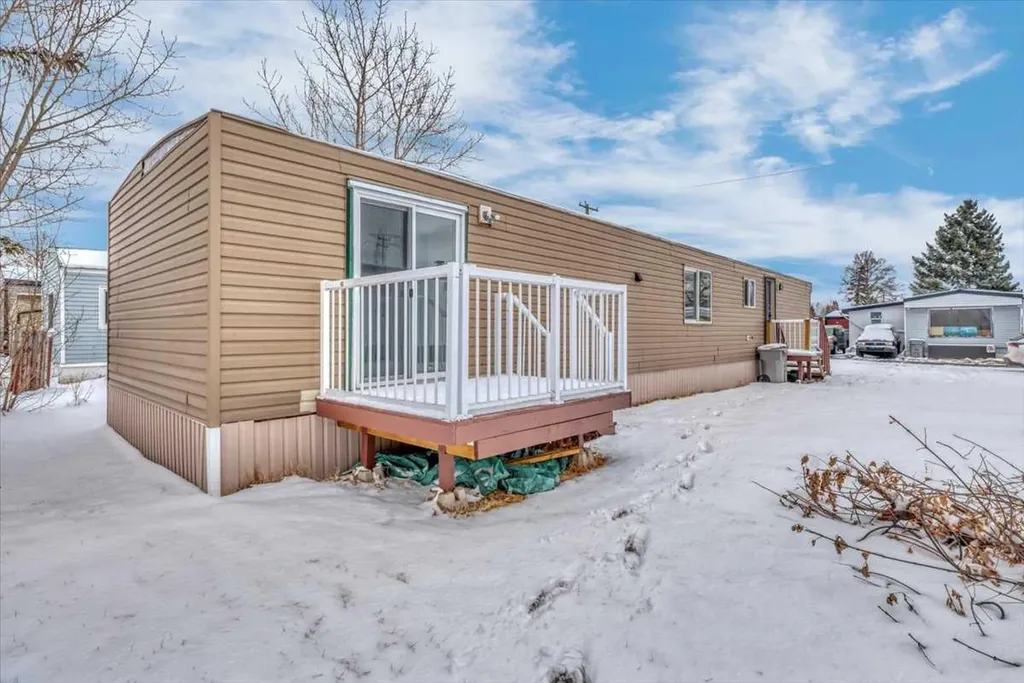 6220 17 Avenue SE Calgary AB T2A 0W6