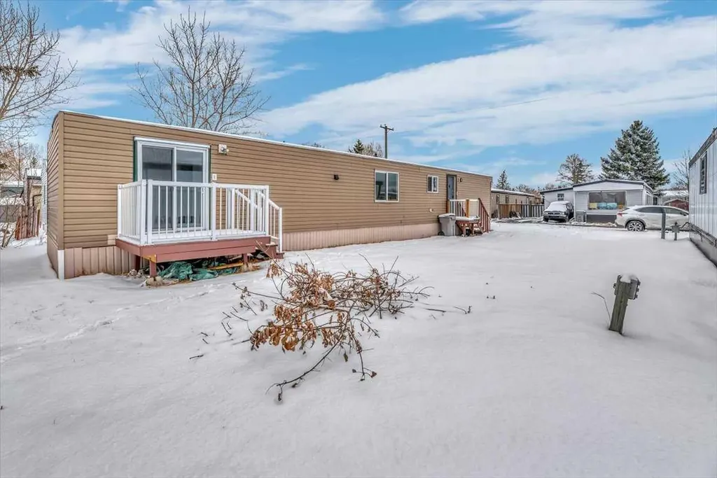 6220 17 Avenue SE Calgary AB T2A 0W6