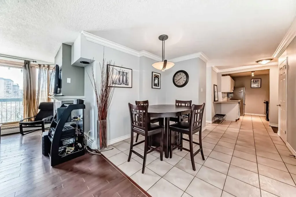 323 13 Avenue SW Calgary AB T2R 0K3