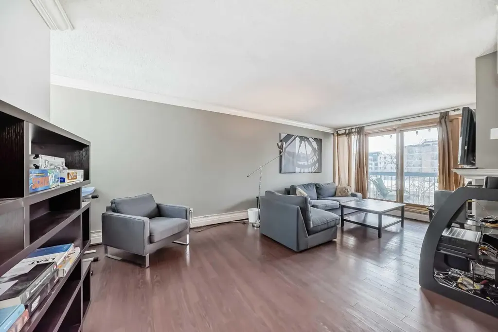323 13 Avenue SW Calgary AB T2R 0K3