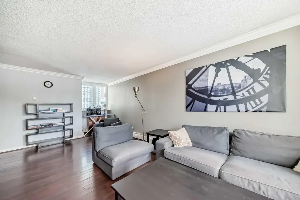 323 13 Avenue SW Calgary AB T2R 0K3