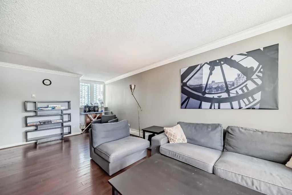323 13 Avenue SW Calgary AB T2R 0K3