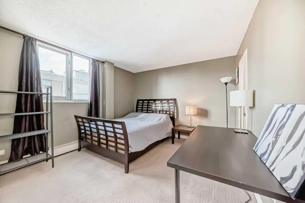 323 13 Avenue SW Calgary AB T2R 0K3