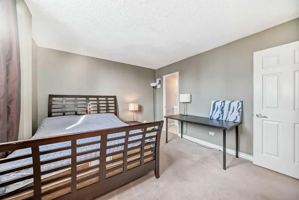 323 13 Avenue SW Calgary AB T2R 0K3