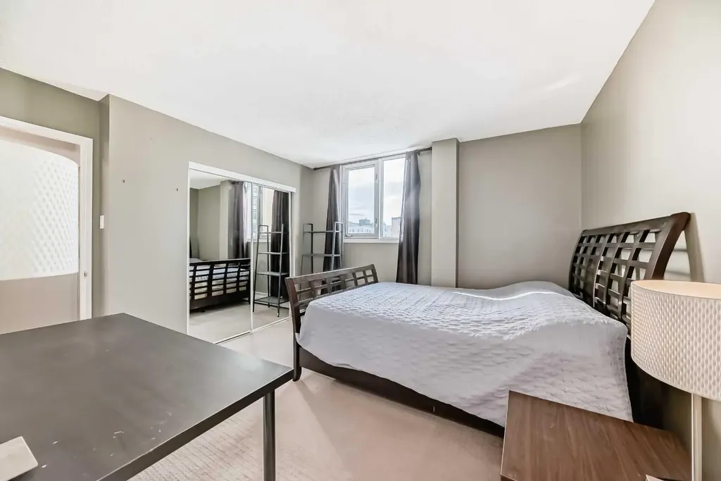 323 13 Avenue SW Calgary AB T2R 0K3