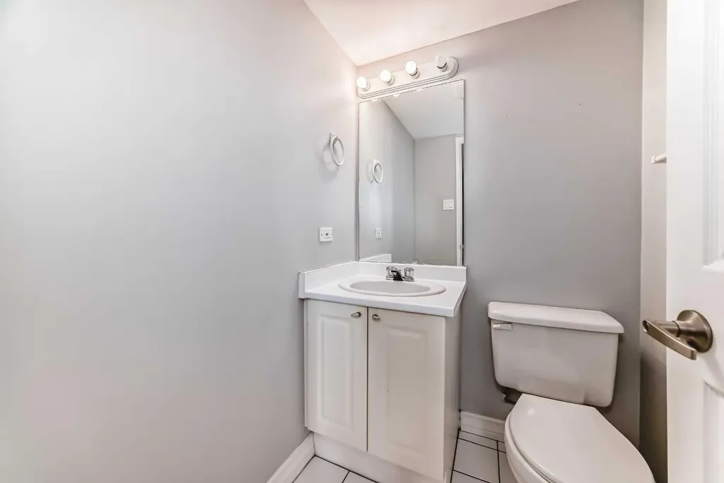 323 13 Avenue SW Calgary AB T2R 0K3