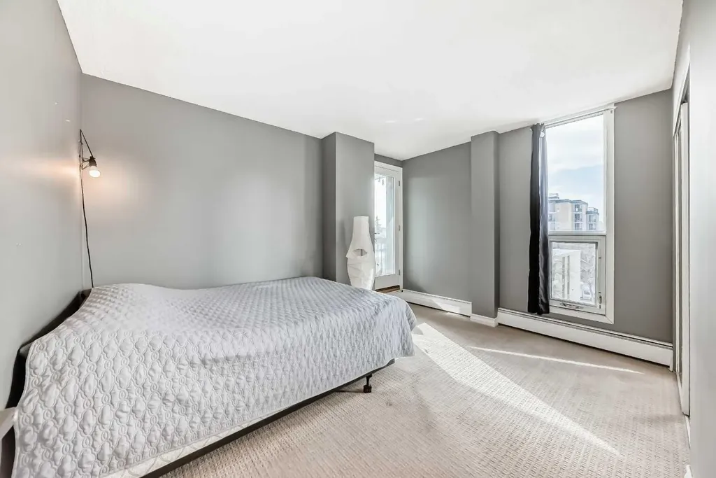 323 13 Avenue SW Calgary AB T2R 0K3
