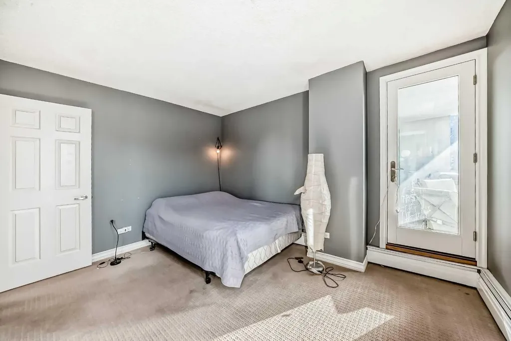 323 13 Avenue SW Calgary AB T2R 0K3