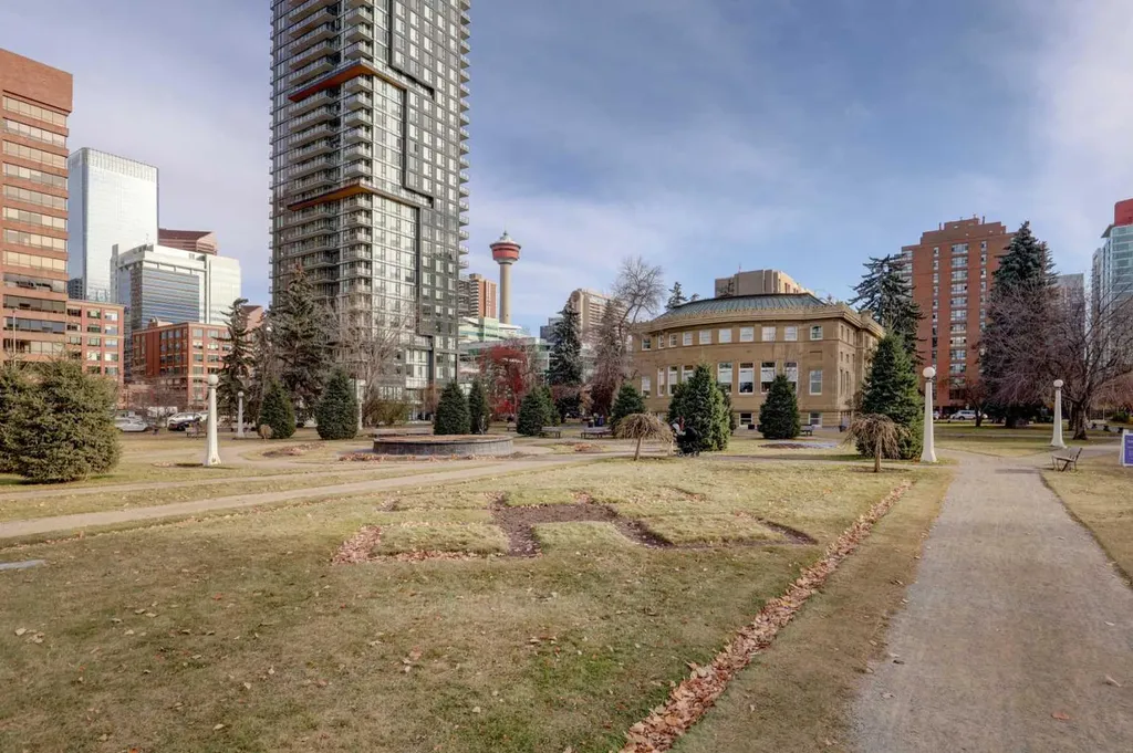 323 13 Avenue SW Calgary AB T2R 0K3