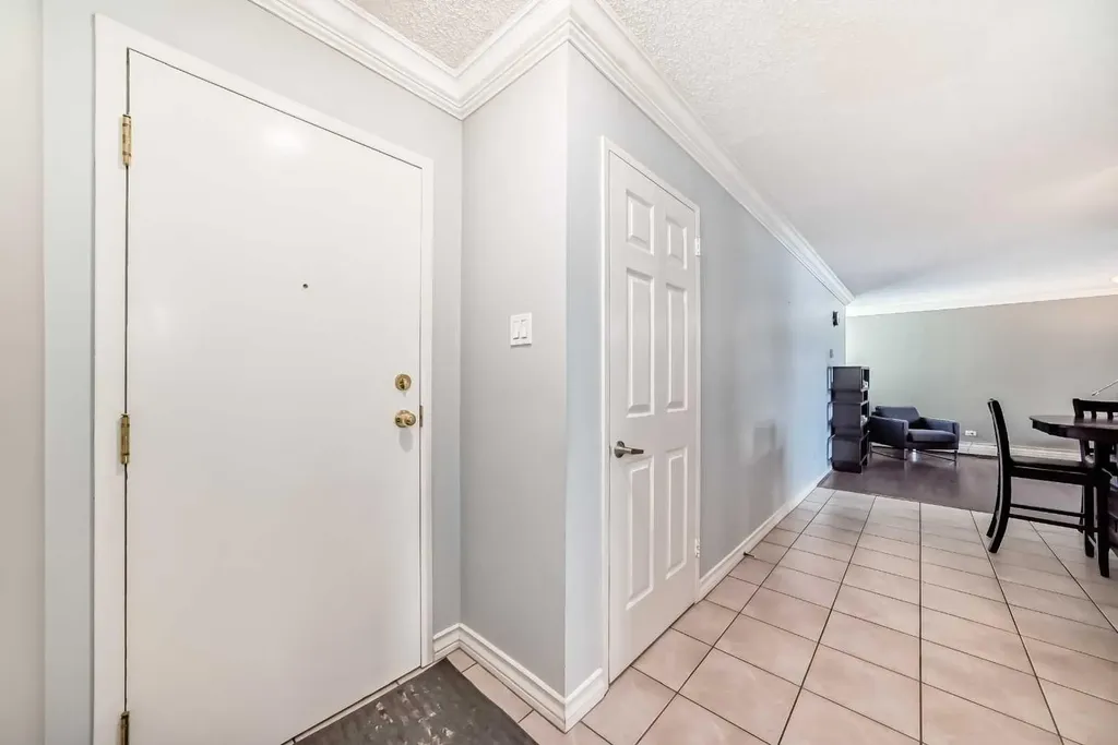 323 13 Avenue SW Calgary AB T2R 0K3