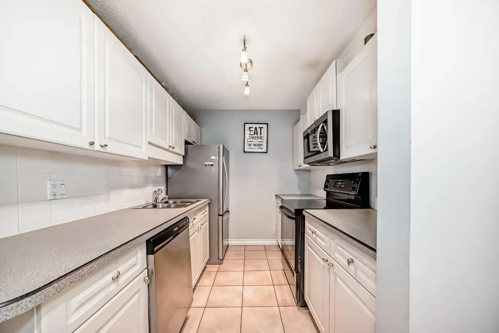 323 13 Avenue SW Calgary AB T2R 0K3