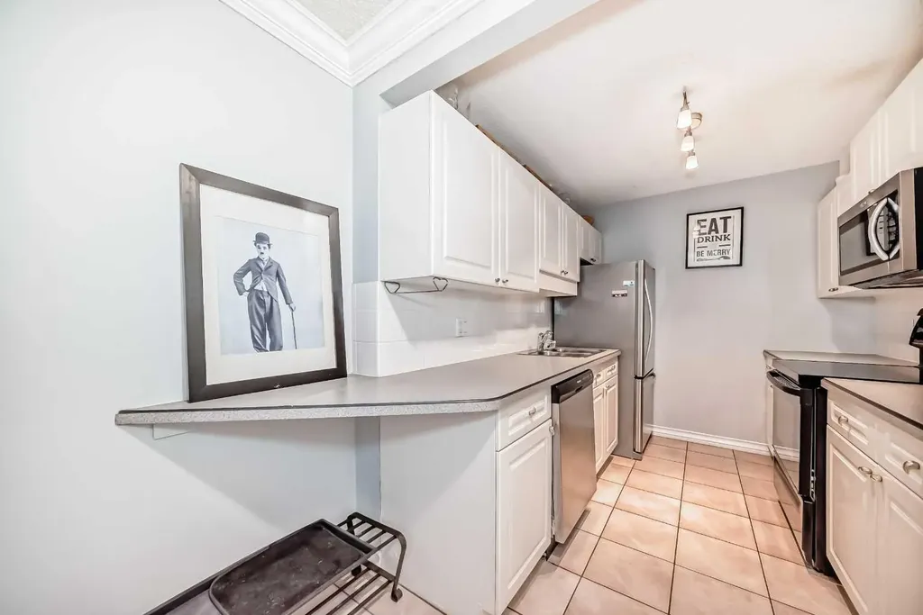 323 13 Avenue SW Calgary AB T2R 0K3