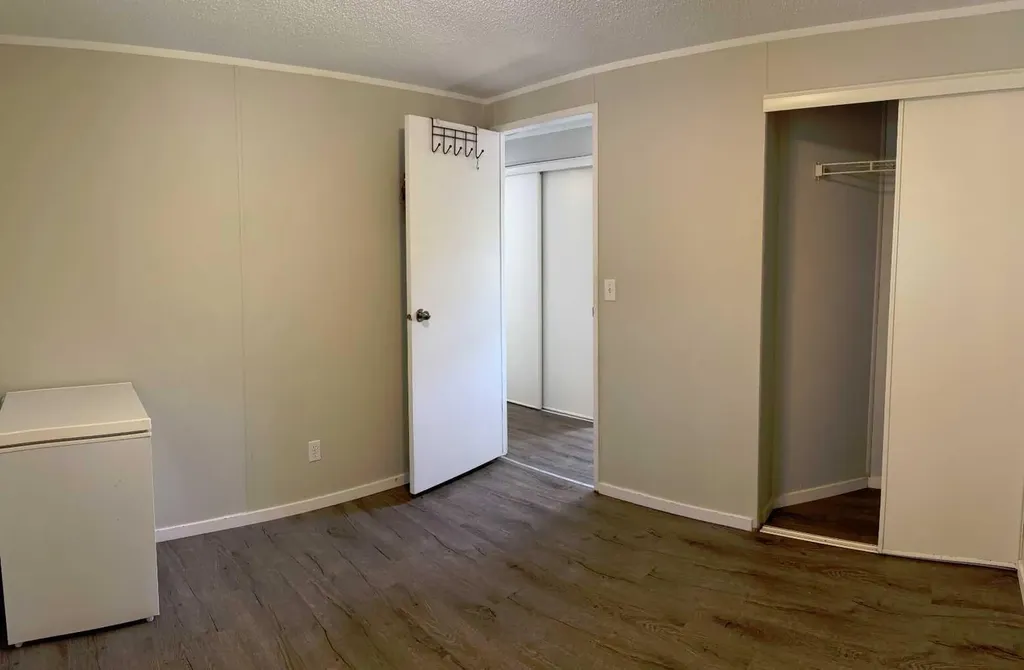 5344 76 Street Red Deer AB T4P 2A6