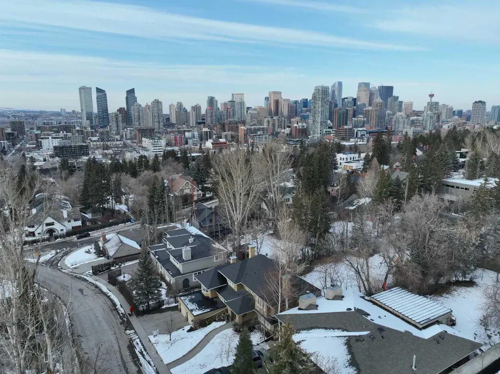 2222 12 Street SW Calgary AB T2T 3N4