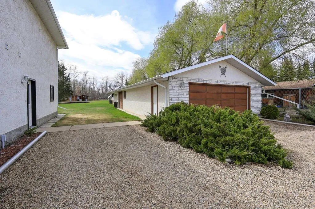 27501 Township Road 374 Rural Red Deer County AB T5S 2B1