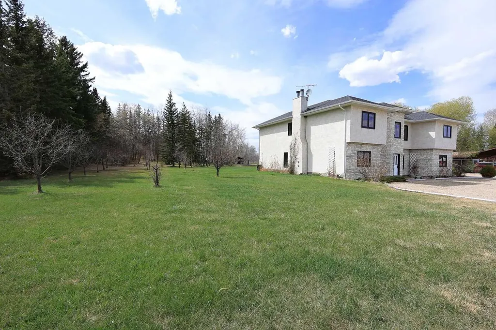 27501 Township Road 374 Rural Red Deer County AB T5S 2B1