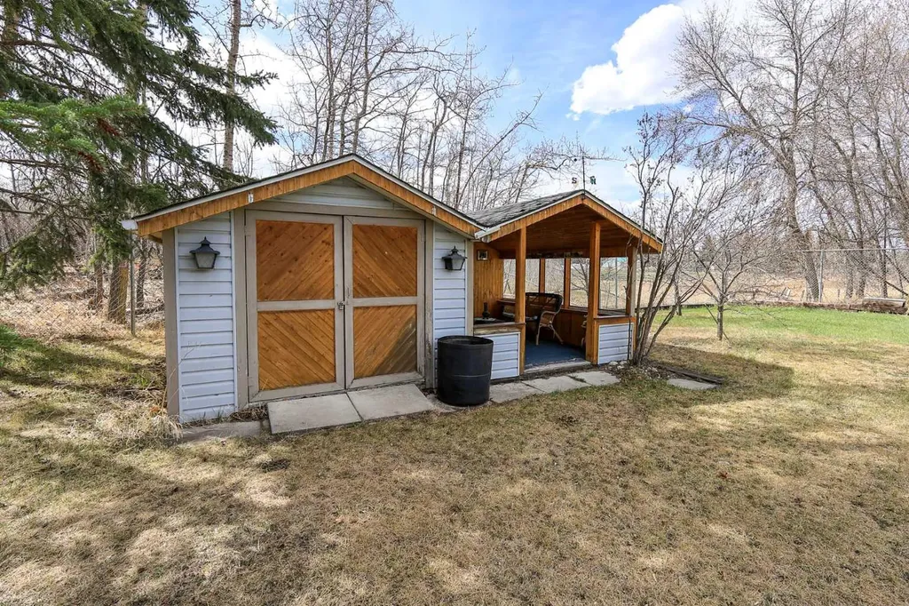 27501 Township Road 374 Rural Red Deer County AB T5S 2B1