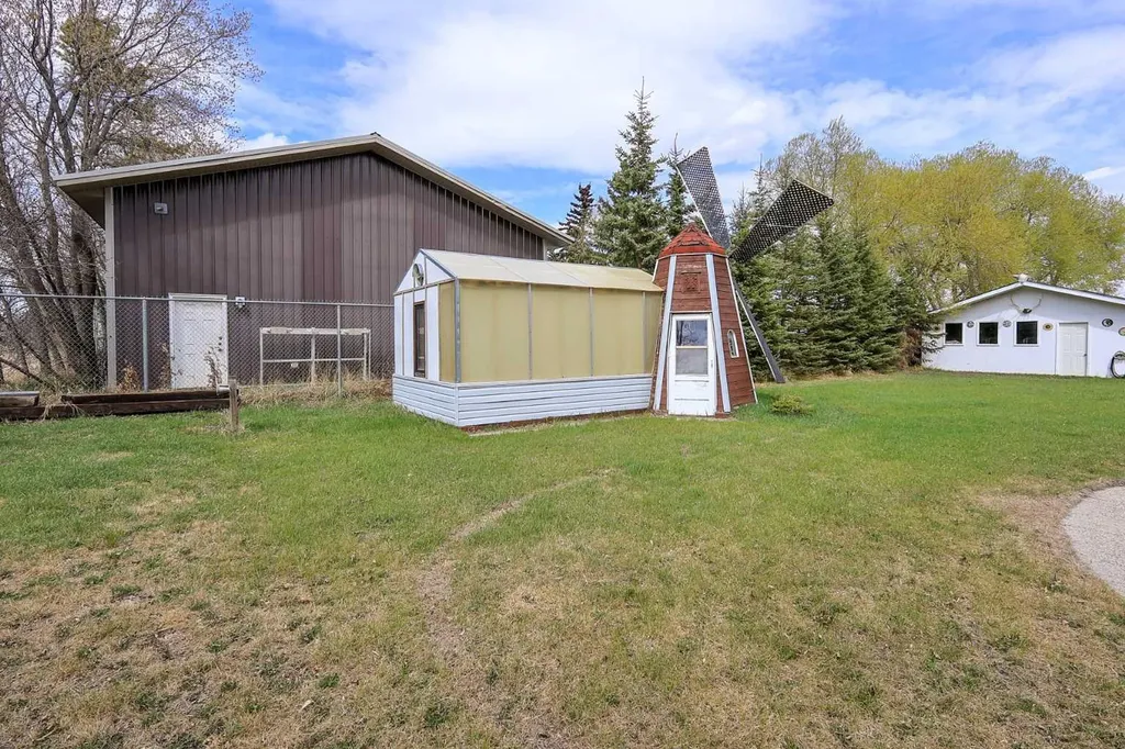 27501 Township Road 374 Rural Red Deer County AB T5S 2B1