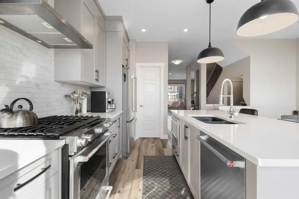 45 Howse Street NE Calgary AB T3P 0V8