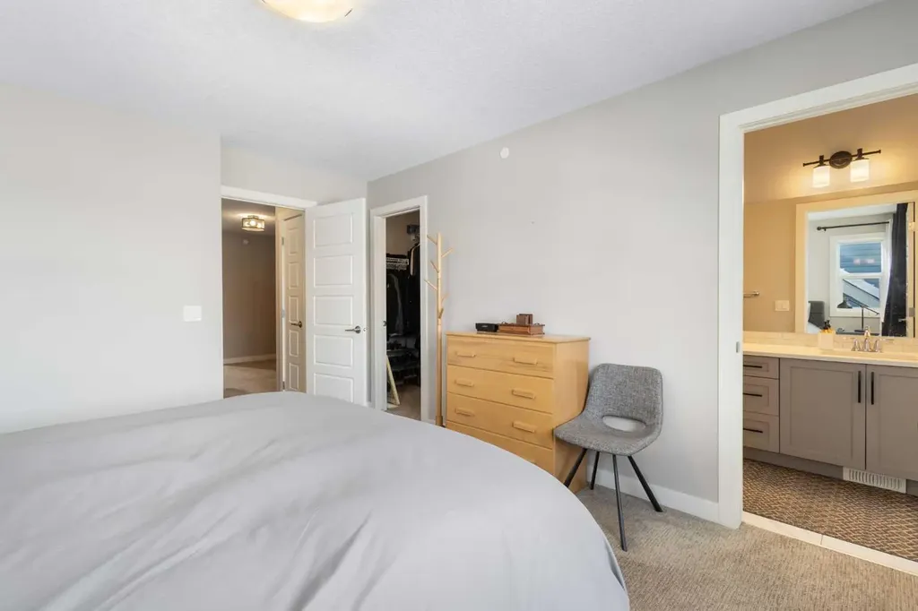 45 Howse Street NE Calgary AB T3P 0V8