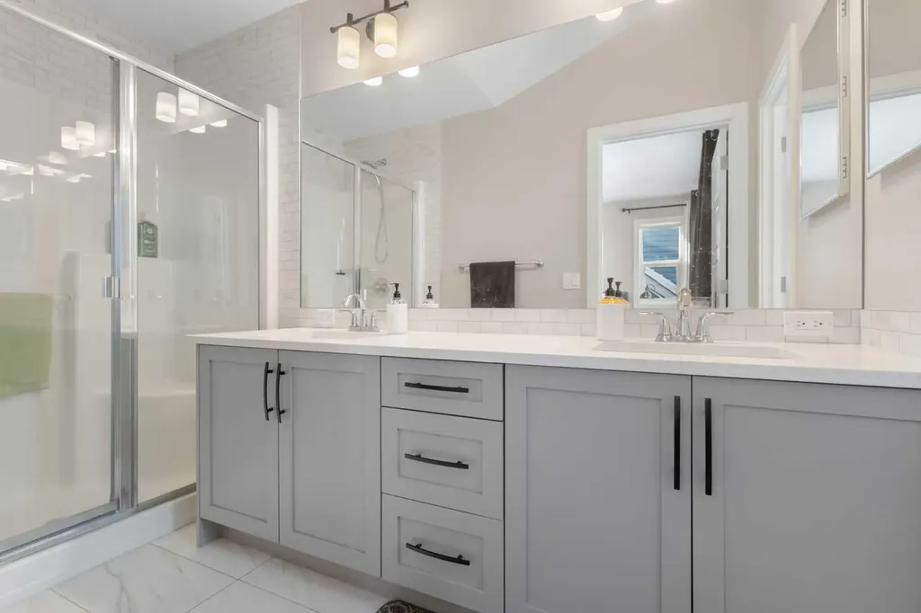 45 Howse Street NE Calgary AB T3P 0V8