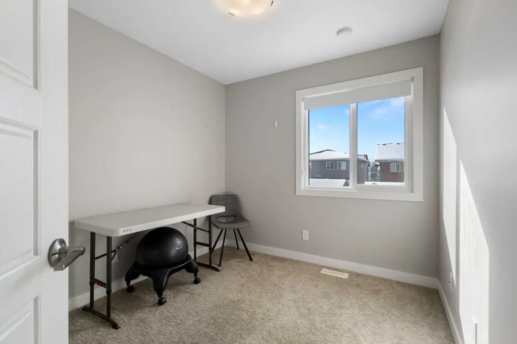 45 Howse Street NE Calgary AB T3P 0V8