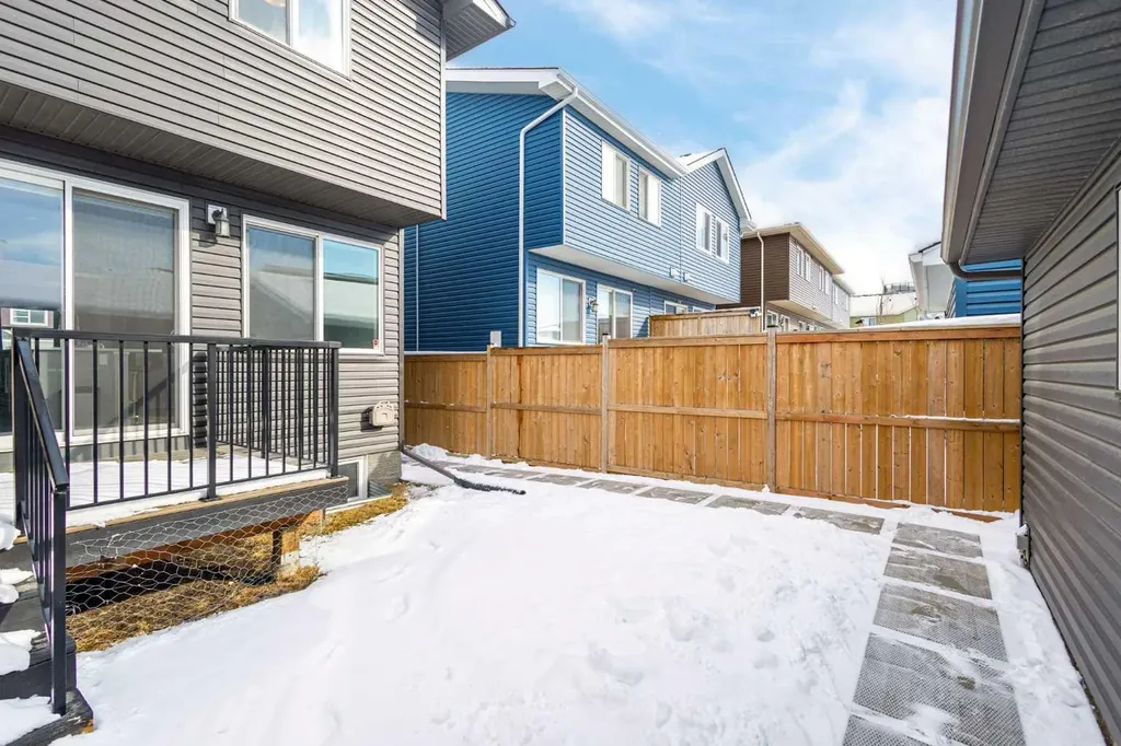 45 Howse Street NE Calgary AB T3P 0V8