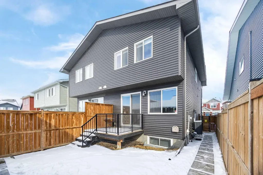 45 Howse Street NE Calgary AB T3P 0V8