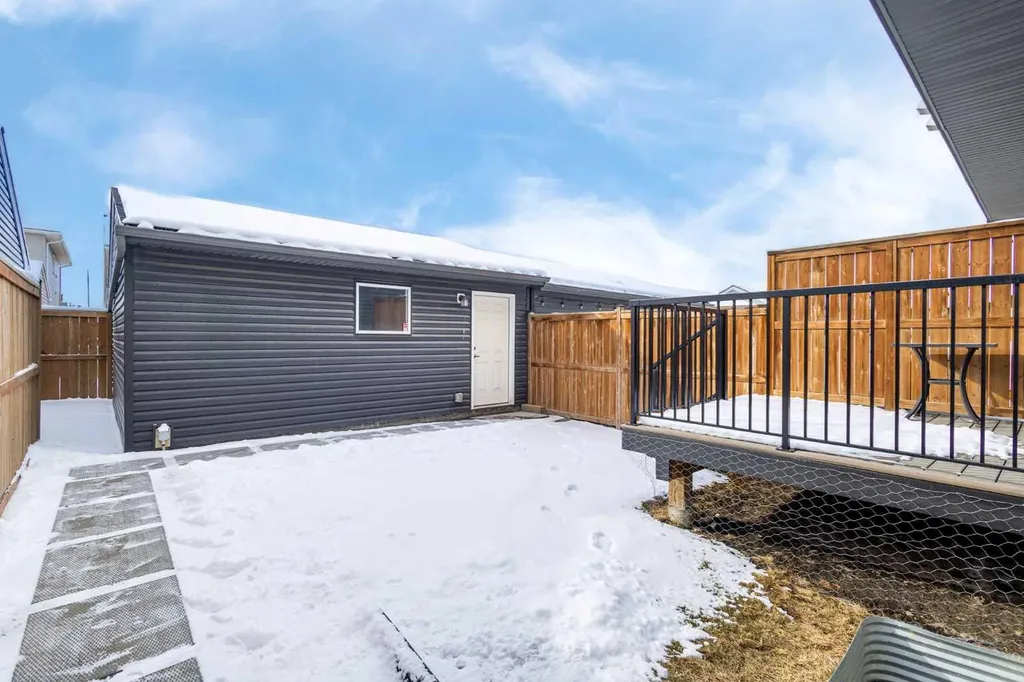 45 Howse Street NE Calgary AB T3P 0V8