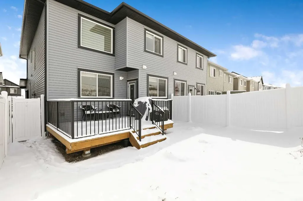 3085 Key Drive SW Airdrie AB T4B 5T1