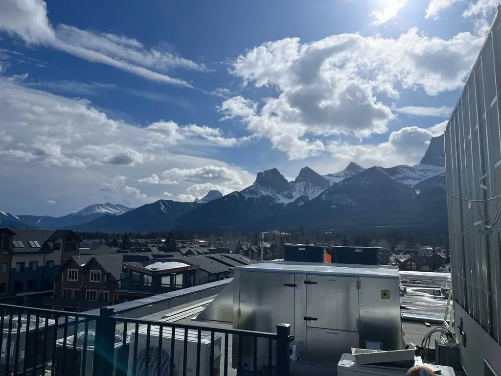 825 8th Street Canmore AB T1W 2B7