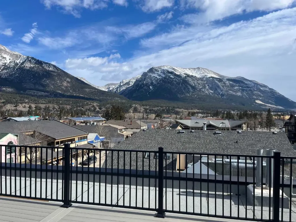 825 8th Street Canmore AB T1W 2B7