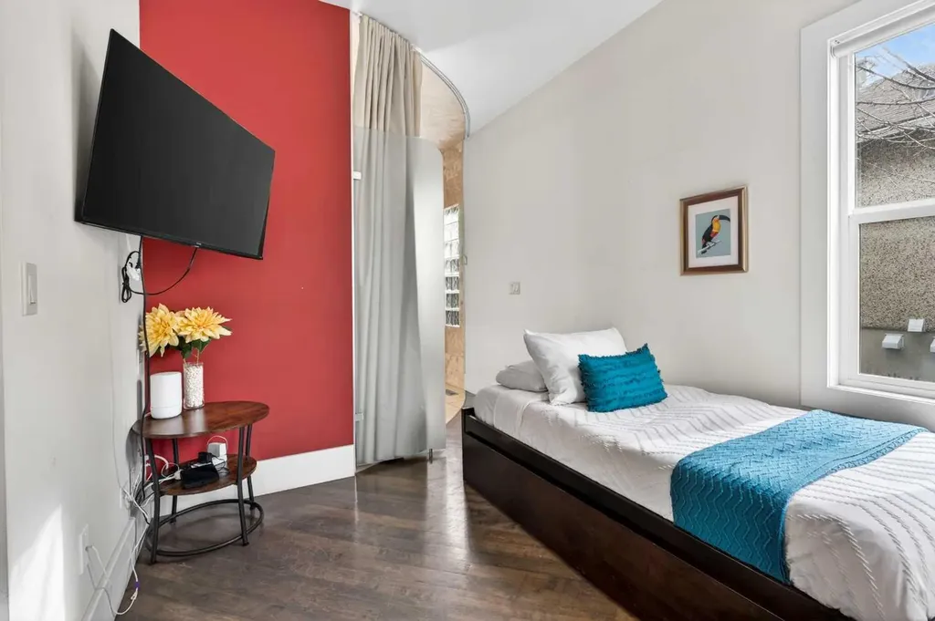714 7 Avenue NE Calgary AB T2E 0N5
