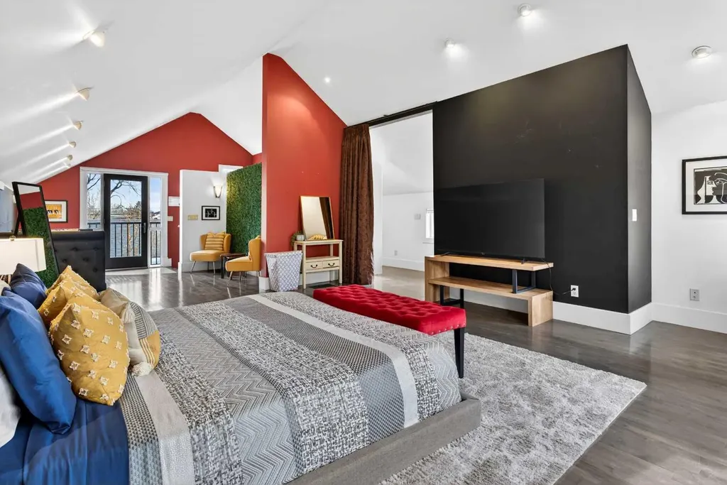714 7 Avenue NE Calgary AB T2E 0N5