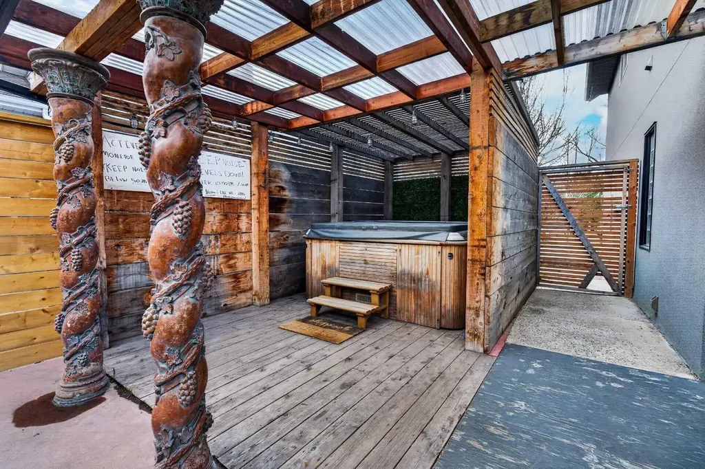 714 7 Avenue NE Calgary AB T2E 0N5