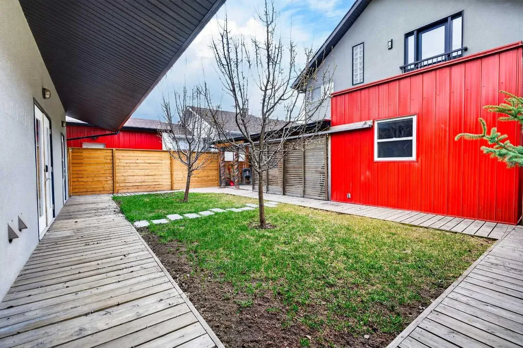 714 7 Avenue NE Calgary AB T2E 0N5