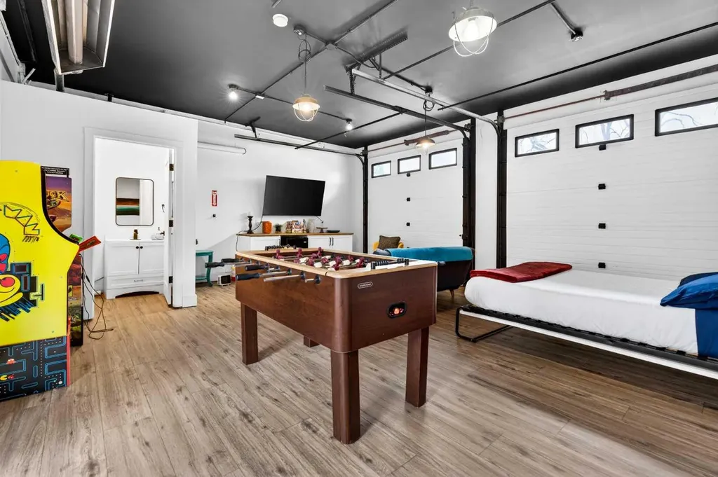714 7 Avenue NE Calgary AB T2E 0N5