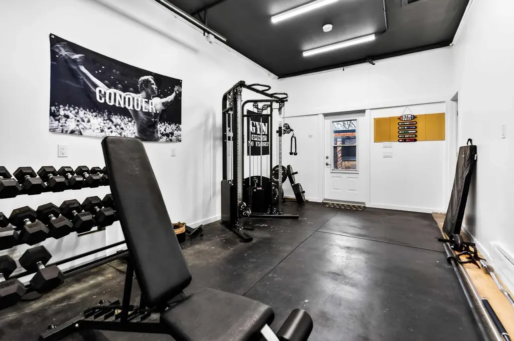 714 7 Avenue NE Calgary AB T2E 0N5