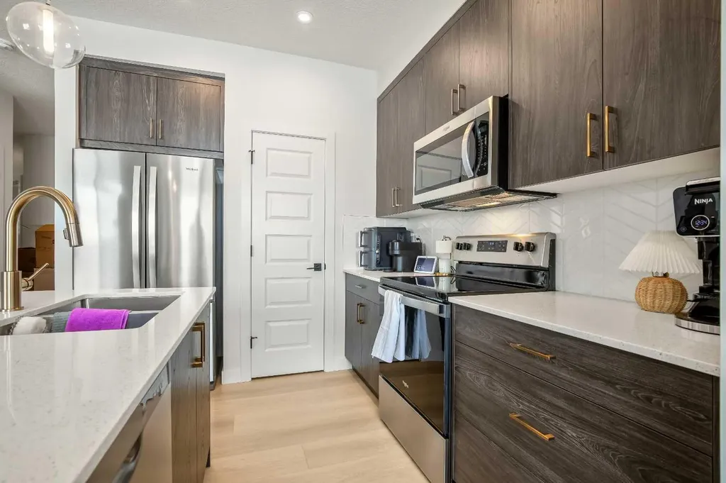 3081 Key Drive SW Airdrie AB T4B 5T1