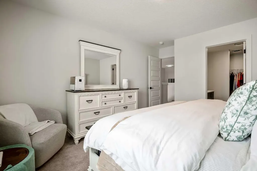 3081 Key Drive SW Airdrie AB T4B 5T1