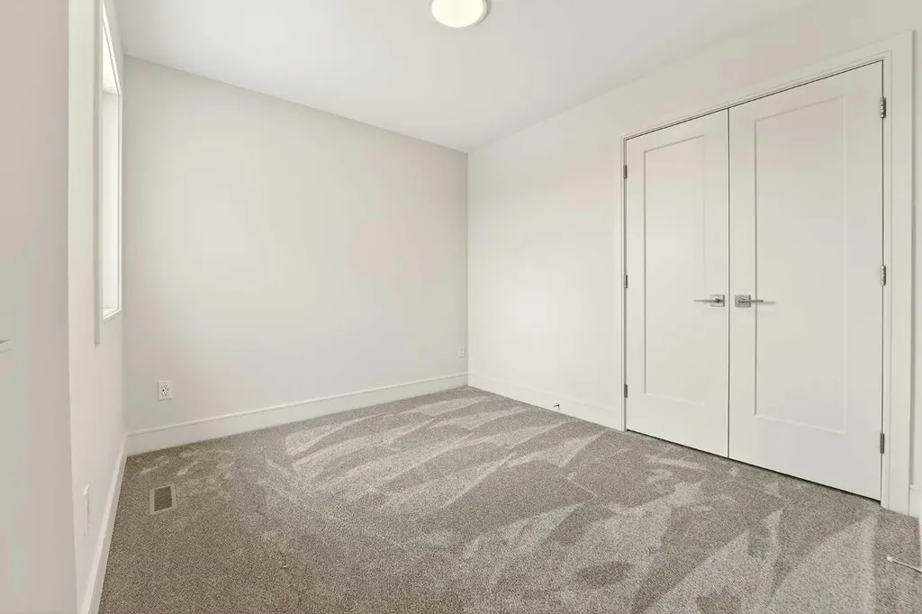 4517 31 Avenue S Lethbridge AB T1K 8J8