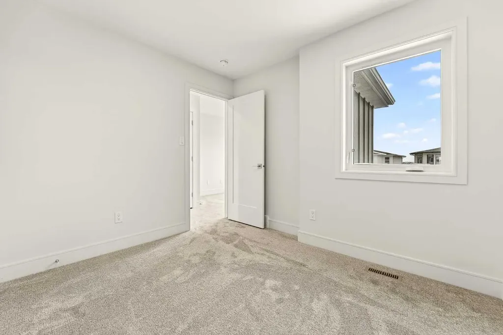 4517 31 Avenue S Lethbridge AB T1K 8J8