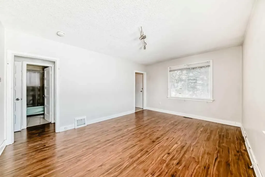 1610 40 Street SW Calgary AB T3C 1W9