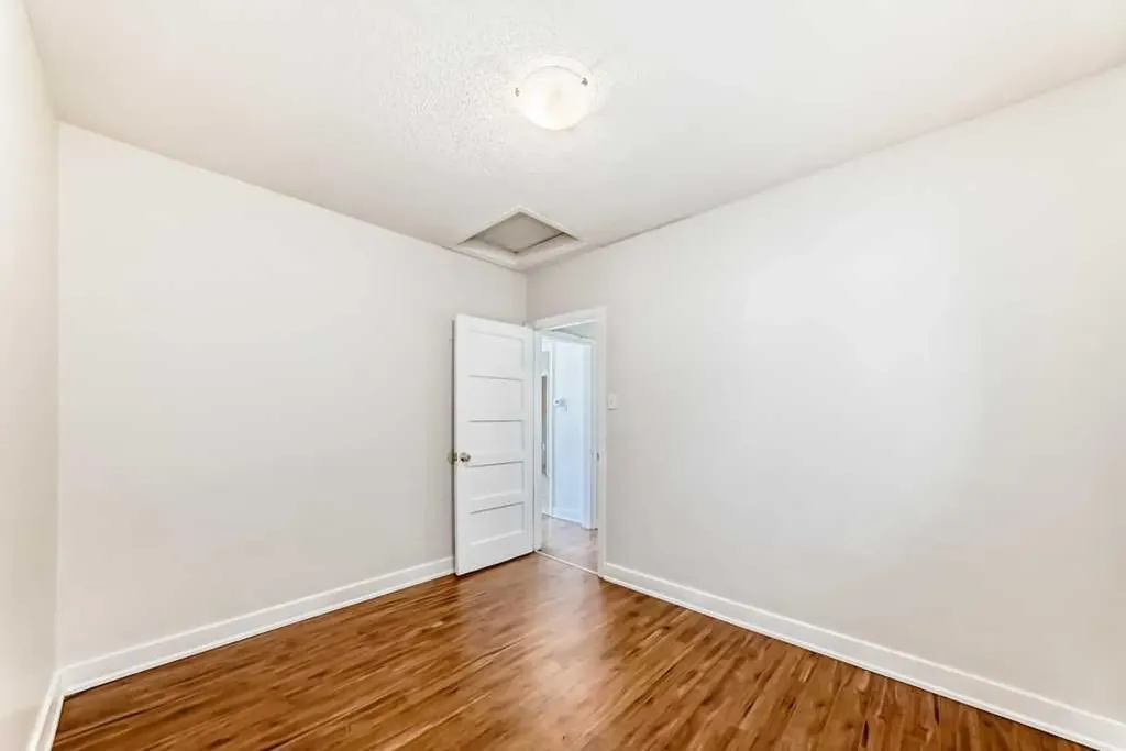 1610 40 Street SW Calgary AB T3C 1W9